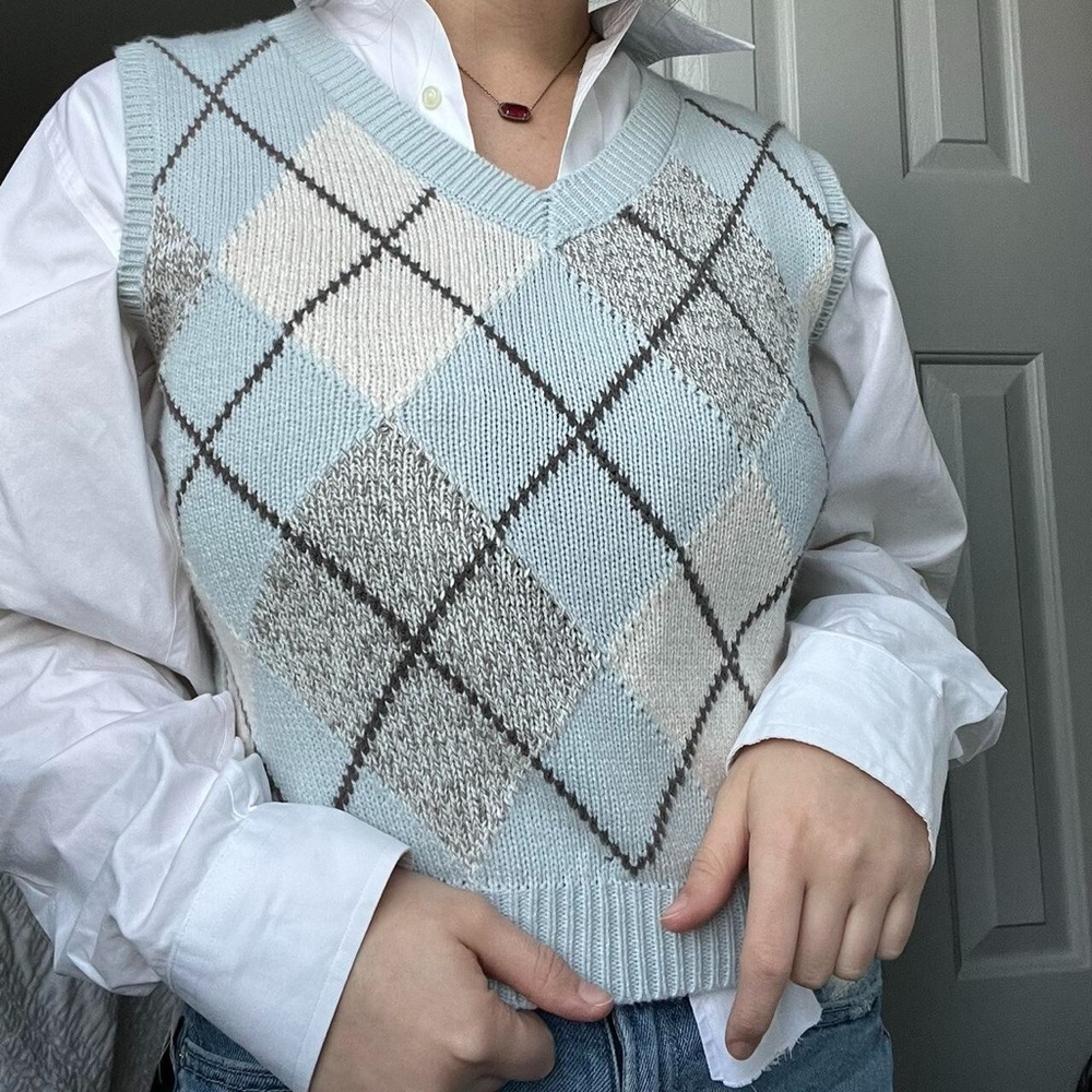 631 Sincerely Jules Preppy Chic Argyle V-Neck Sweater Vest Blue White Large